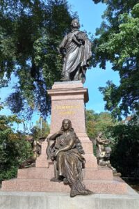 13-Mendelssohn-Denkmal am Dittrichring